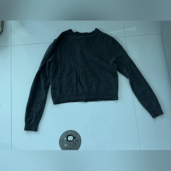 Aritzia Cashmere Blend Sweater in Gray - Picture 3 of 4